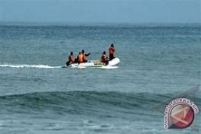 La plage de Purwahamba Indah  à Tegal en province de Java central