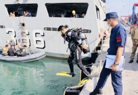 L’équipe de Navire Guerre Indonésien -KRI- Sultan Hasanuddin pratique la plongée avec les garde-côtes turcs