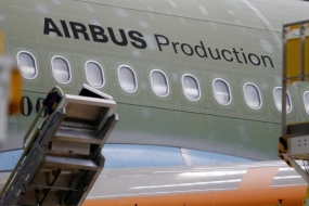 Le ministre Luhut a demandé à Airbus de produire des composants d&#039;avion en Indonésie