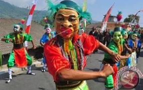 La danse de Masque Gethak de la régence de Pamekasan, Madura