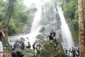 La cascade de Tujua Maros, Sulawesi du Sud