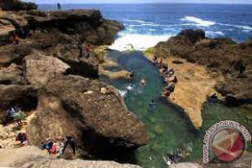 Plages de Kedung Tumpang, à Tulung Agung,  dans la province de Java oriental