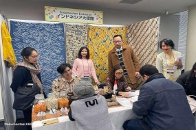 Un certain nombre de citoyens japonais ont visité le stand indonésien au All Together Festival (ATF) 2024 qui a eu lieu au Tokyo International Exchange, Center Plaza, Tokyo, dimanche (21/1/2024). (Photo : Ambassade d’Indonésie à Tokyo)