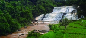 Curug Puncak Jeruk à Sukabumi.