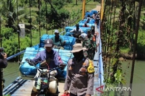 Police Nationale et TNI surveillent de près la distribution de la logistique électorale dans les zones 3T