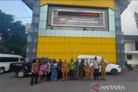 Un certain nombre de délégués du secteur de la santé de la République du Ghana posent pour une photo avec des responsables du Bureau provincial de la santé de Java occidental, ville de Bandung, mardi (16/5/2023).  (ANTARA/Andi Firdaus)
