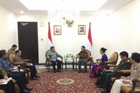 Le vice-président Jusuf Kalla et l&#039;ambassadeur du Vietnam discutent de coopération