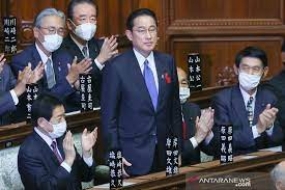 Le Premier ministre Kishida promet de sortir le Japon de la crise de la COVID-19