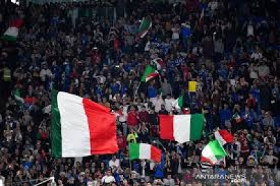 À partir du mois de mai, l&#039;Italie permettra à un millier de spectateurs d&#039;entrer dans le stade