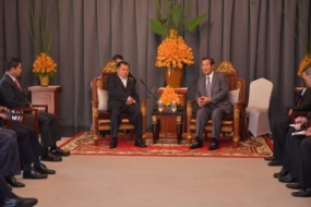 Le vice-président Jusuf Kalla et le Premier ministre cambodgien Hun Sen ont tenu des réunions bilatérales au Lotus Blanc de Siem Reap, au Cambodge, mercredi (1/16/2019)