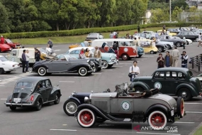 50 voitures classiques se rassembleront et défileront au Musée Toyota