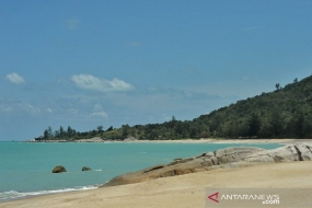 Le ministre du tourisme  s&#039;assure que Tanjung Gunung Babel est prêt à devenir une Zone économique spéciale  du tourisme