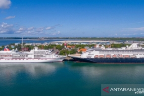 La visite des deux croisières au port de Benoa, à Bali