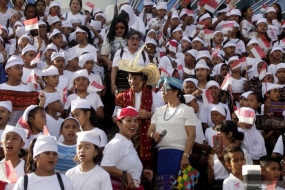 Des milliers de communautés participent au Festival du tissage à Nusa Tenggara Est