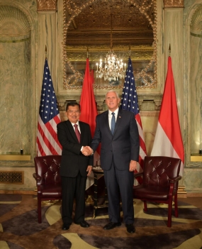 Jusuf Kalla - Mike Pence ont discuté de l&#039;amélioration des relations