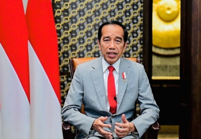 Le président Joko Widodo lors de l&#039;annonce officielle de l&#039;Indonésie entrant dans une période endémique qui a été diffusée en direct via la chaîne YouTube du Secrétariat présidentiel, mercredi (21/6/2023). (Kompas.id)