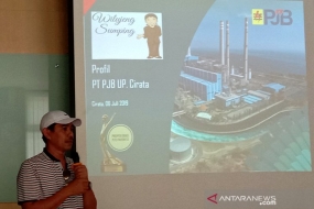 Le vice-président des relations publiques de PT Perusahaan Listrik Negara (PLN), Dwi Suryo Abdullah, a déclaré que PT PLN développait samedi un PLT flottant de 200 MW à Cirata. (07/07/2019).