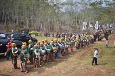 La tradition de l&#039;aumône de la terres au village de Cibuntu, Cirebon ou Tradisi Sedekah Bumi, Java de l&#039;ouest