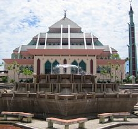 La mosquée Agung Batam à Riau.