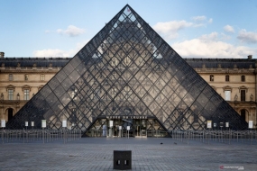 Le musée du Louvre rouvre lundi après avoir perdu 653 milliards rupiahs