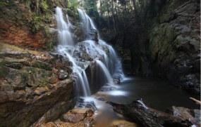 La cascade de Guruh Gemurai à Riau