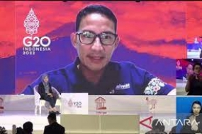 Le ministre du Tourisme et de l&#039;Économie créative Sandiaga Uno invite les jeunes à créer des emplois