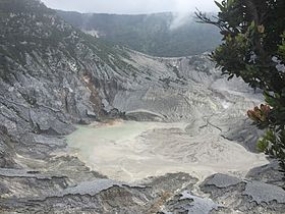 Le mont. Tangkuban Perahu