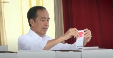 Le président Joko Widodo a accordé le droit de vote au bureau de vote de Gambir