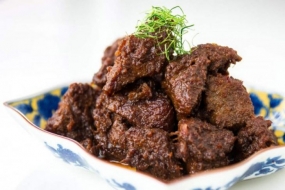 Rendang, un plat de viande typique de Minangkabau