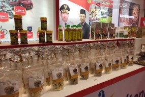 Le gouvernement provincial de Sulawesi central présente une variété de produits à la foire de Jakarta  organisée par le gouvernement provincial de DKI Jakarta du 22 mai au 30 juin 2019 à Jakarta.