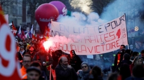 Les manifestations et les grèves liées à la réforme des retraites s&#039;intensifient à nouveau en France