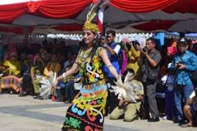 La danse Enggang de Kalimantan Est