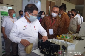 Le ministre de PPN encourage les souvenirs Belitung à pénétrer le marché d&#039;exportation