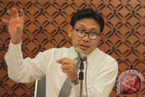 Le directeur exécutif du département de la communication  de la Banque Indonesia, Onny Widjanarko