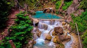 La cascade de Kedung Pedut à Kulon Progo, Jogjakarta