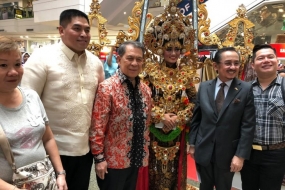Le festival du commerce et du tourisme marque le 70e anniversaire des relations entre l&#039;Indonésie et les Philippines