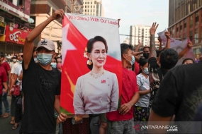 Suu Kyi a l&#039;air en bonne santé