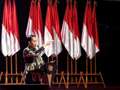 Le président Jokowi veut l&#039;égalité entre les acteurs économiques conventionnels et le commerce électronique