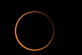 L’éclipse solaire d&#039;anneau  est visible parfaitement  à Aceh