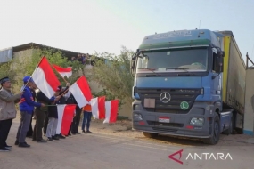 Le camion porte-conteneurs contient de l&#039;aide du peuple indonésien pour la Palestine qui est distribuée via BAZNAS RI en collaboration avec des institutions philanthropiques égyptiennes. ANTARA/HO-BAZNAS RI.