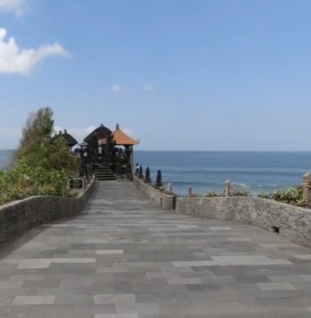 Le temple Batu Bolong  à Nusa Tenggara Occidental.