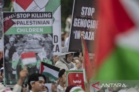 Archives - Des manifestants de l&#039;Alliance du peuple indonésien pour défendre la Palestine ont rempli le quartier de Monas à Jakarta le 5 novembre 2023. (ANTARA FOTO/Bayu Pratama S/YU/aa)