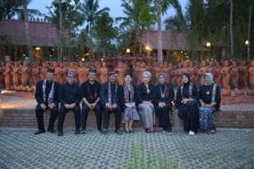 Le gouvernement a inauguré les destinations touristiques du parc de  Gandrung Terrakotta