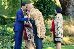 Président Joko Widodo a fait « hongi » avec la tribu maorie