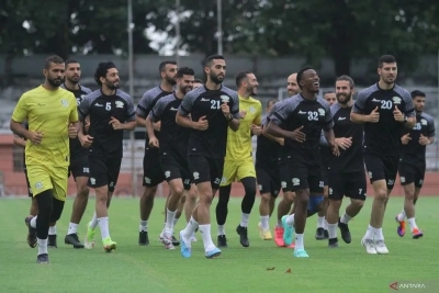 Un certain nombre de footballeurs de l&#039;équipe nationale palestinienne se sont échauffés lors de leur premier entraînement au stade Gelora le 10 novembre, Surabaya, Java oriental, dimanche (11/6/2023).  Cet exercice est en préparation de la journée de la FIFA contre l&#039;équipe nationale indonésienne du mercredi (14/6/2023).  ANTARA PHOTOS/Moch Asim/foc.