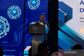 Le vice-ministre de la Communication et de l&#039;Information (Wamenkominfo), Nezar Patria, lors de son discours lors de l&#039;événement de lancement du dialogue sur l&#039;économie numérique à l&#039;hôtel Borobudur, Jakarta, mercredi. (ANTARA/Princesse Hanifa)