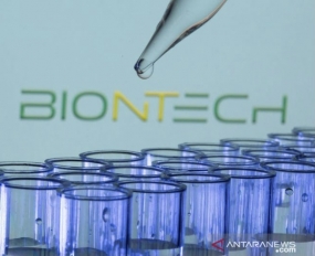 BioNtech développe une variante Omicron du vaccin COVID.