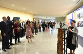 La ministre indonésien des affaires étrangères a inauguré l&#039;exposition de photos de la paix