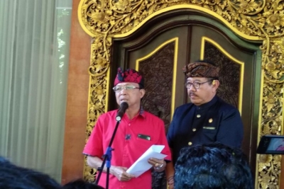 Le Gouverneur de Bali, Wayan Koster, était récemment accompagné par le Gouverneur suppléant Tjokorda Oka Artha Ardhana Sukawati.