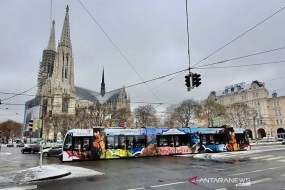 Promotion du tourisme de l’Indonésie, le tramway de merveilleuse Indonésie traversant la ville de Viennes